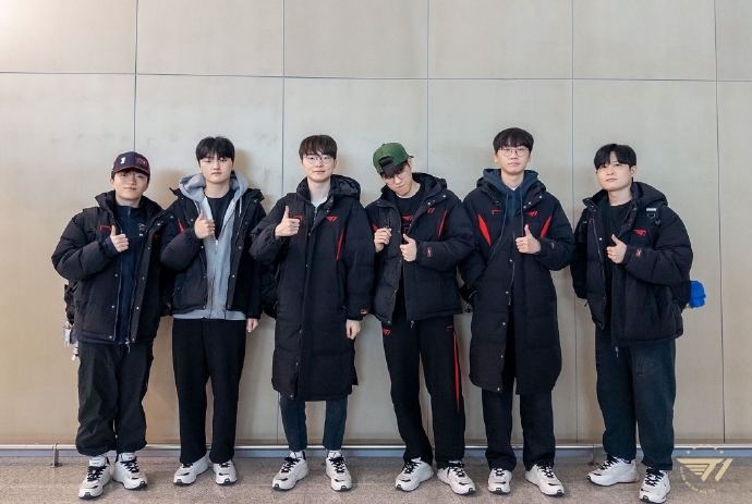 T1发布选手机场合照：我们红牛杯再见吧